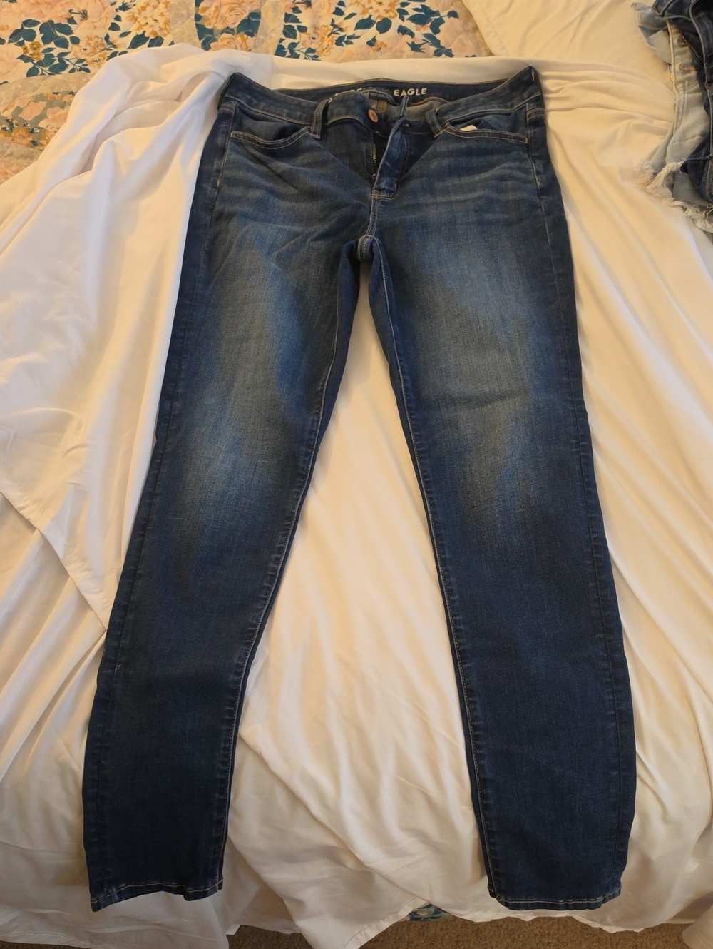American Eagle Outfitters Women's Skinny Jeans in Dark Blue Wash, Size 10 Long